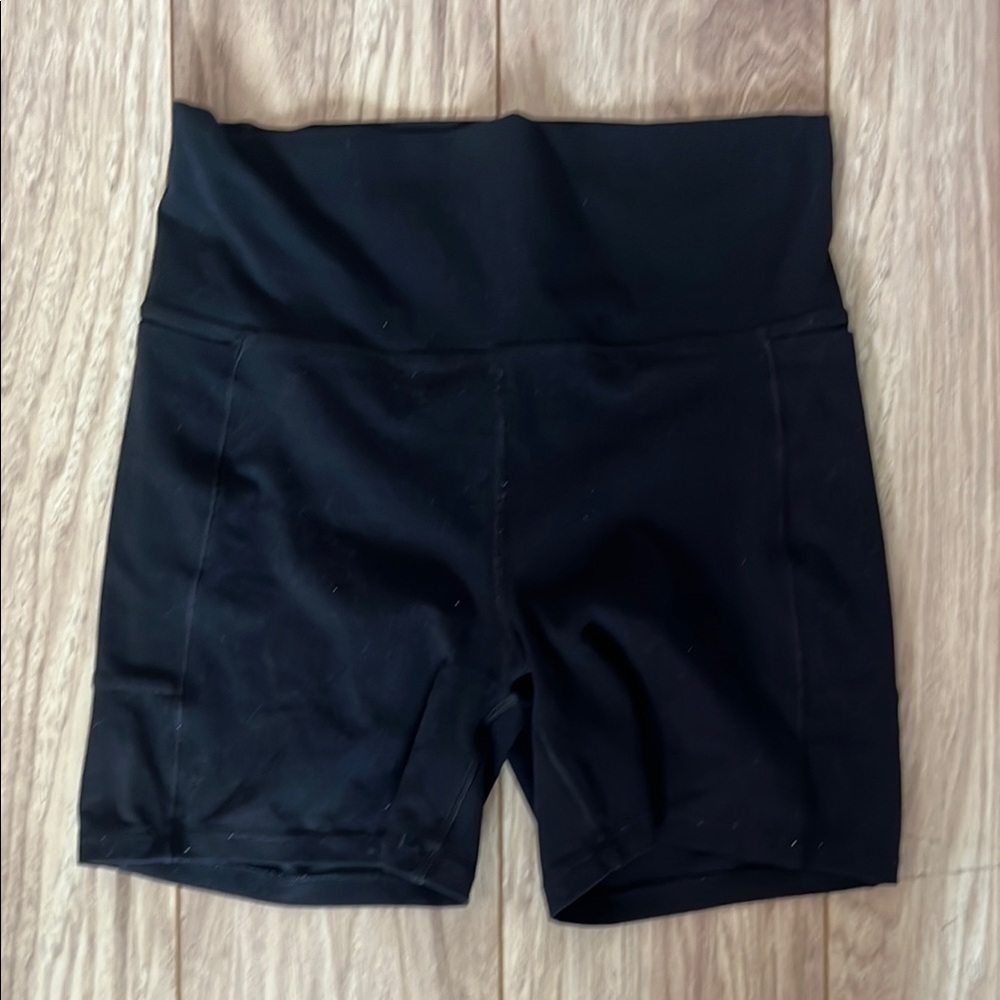 Vuori Studio Pocket Bike Short